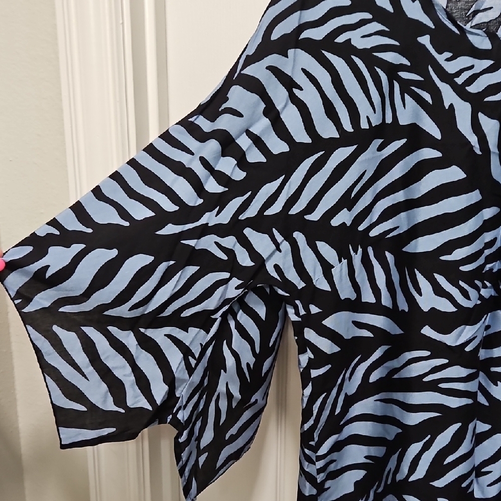 Hula Bay Blue And Black Print - Picture 3 of 4